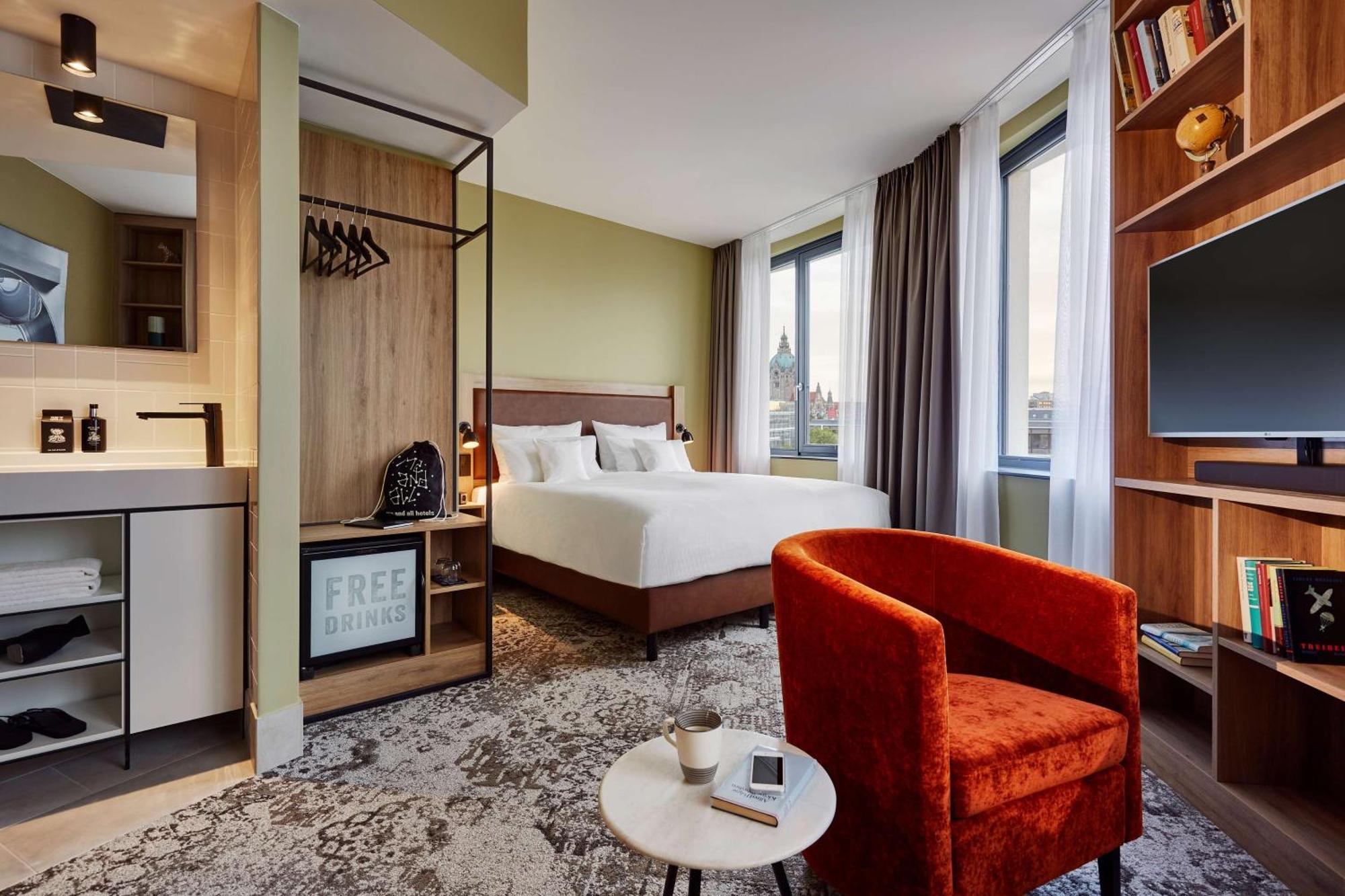 Me And Hanover, By Hyatt 4*